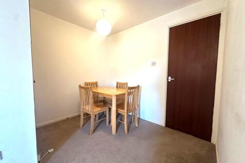 Danestone Close, Swindon, Wiltshire photo 4
