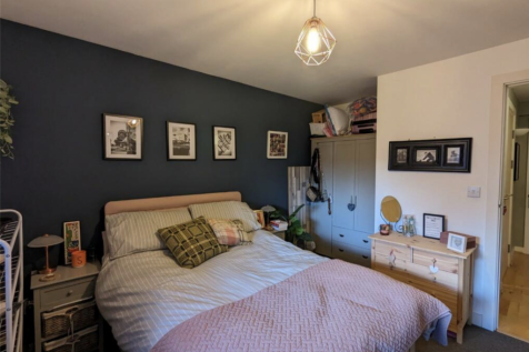 5. Bedroom.png