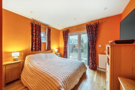 69441cce24f30139297856943e595d4b7d