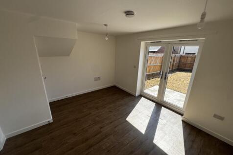 Canons Close, Priors Hall, Corby photo 3