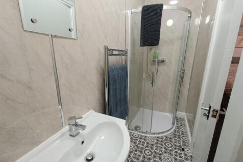 Shower Room.jpg