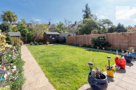 252 Hale End Road_0043.jpg