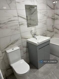 Room 6 - Bathroom