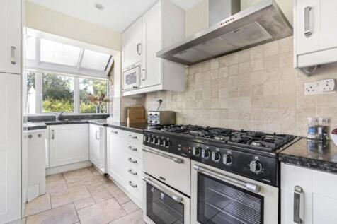 3-bed terraced on Purchese Street, Camden, London, NW1, £4,500/mo