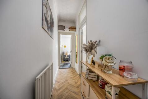 Flat 2, 27, Festing Road, Southsea-Small-PorticoMa