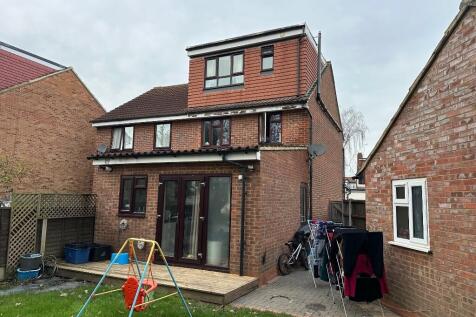 REAR ELEVATION 