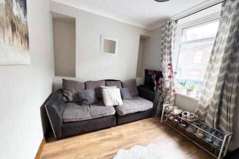 Highland Place, Bridgend, CF31 1LS photo 5