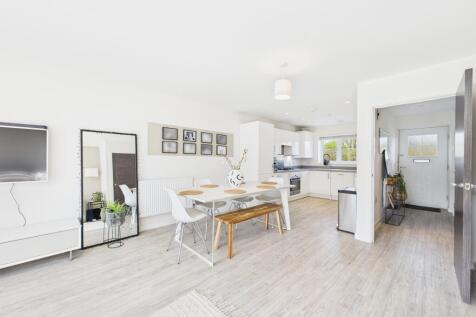 CAM01354G0-PR0468-STILL012