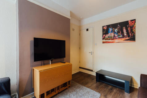 4-bed house on Curzon Street, Loughborough, £2,115/mo