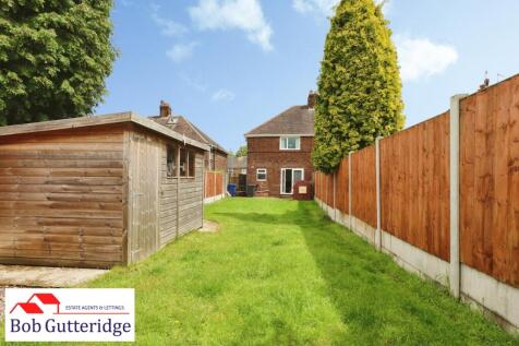 ENCLOSED REAR GARDEN