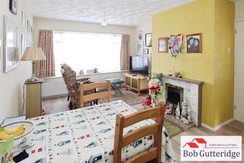 LOUNGE / DINING ROOM