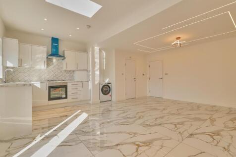 Ext refitted open plan living dining kitchen