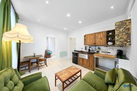 Kitchen/Living Area
