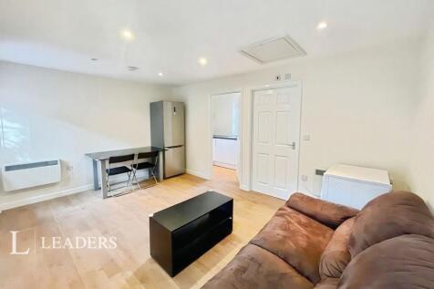 Ansley Way, PE27 photo 3