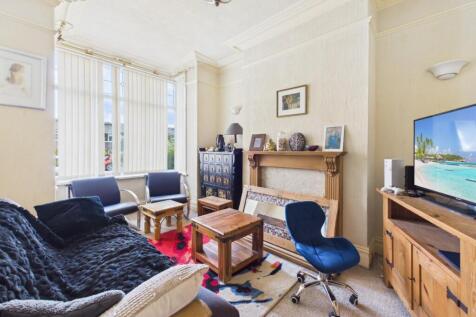 CAM04899G0-PR0333-STILL009.jpg