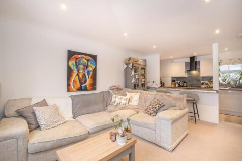 9-Riverdale-Drive...