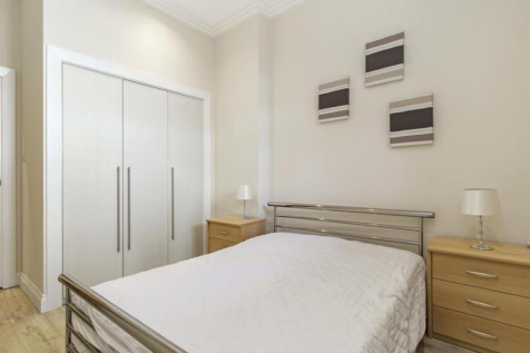 1b, 241-243 baker street 2 05.02 .png