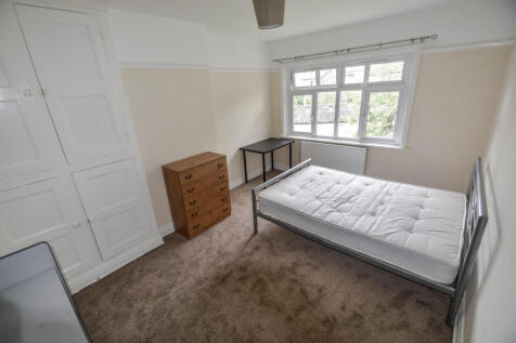 St. Chads Drive, Leeds photo 5