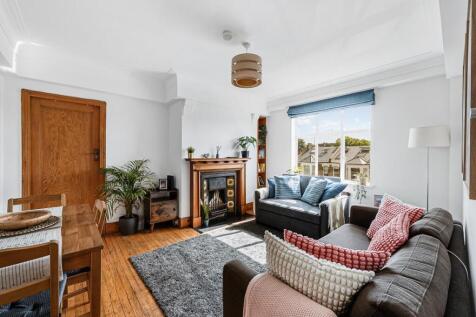 19 Beaumont Court-4.jpg