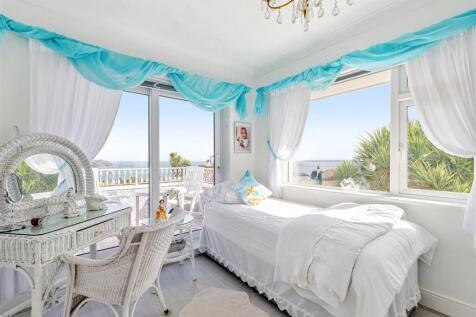 A29 - 30 Manscombe Road, Torquay - 250915.jpg