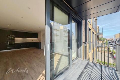 Emin 20 balcony use