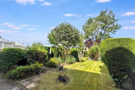 REAR GARDEN 1