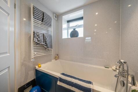 1375733-13-6909e8a936a7d