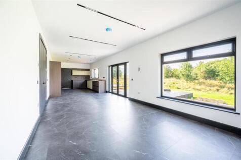 Dining Kitchen (2).jpg