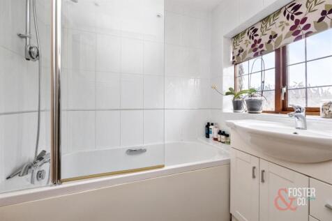 Tredcroft Road, 4-007.jpg