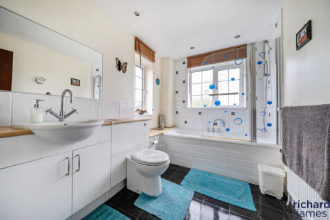 130ef27e4a164299b40198d299ddbc23