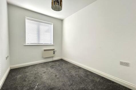 Bradley Court, Canvey Island photo 5