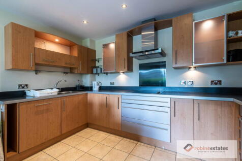Castle Quay-low_1746