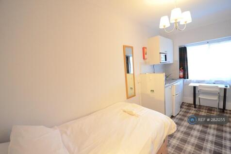 Short/Long Term Private Studio With Shared Toilet