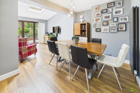 Presented by Clinton Crawford - Ewemove Bexley and