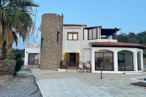 Traditional Style 3 Bedroom Villa, Private Swimming Pool, Mature Gardens, Fully Furnished, Individual title deeds and VAT Paid Image 90 1