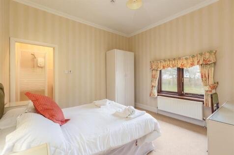 Highcliffe Manor Bedroom 4-1.jpg