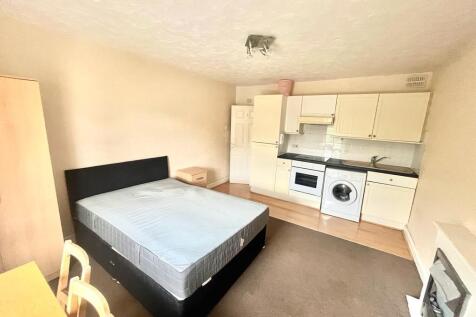 Tavistock Court, NOTTINGHAM photo 3