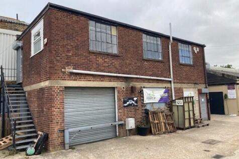 Commercial Workshop/Storage Facility on outskirts