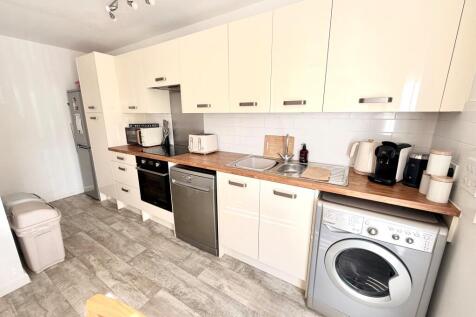 Medina Close, Warrington, WA3 6DA photo 3