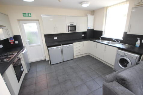 6-bed terraced on Connaught Road, Liverpool, £520/mo
