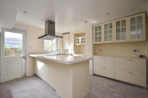 Eat-in kitchen