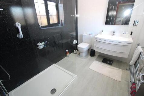 En suite shower room