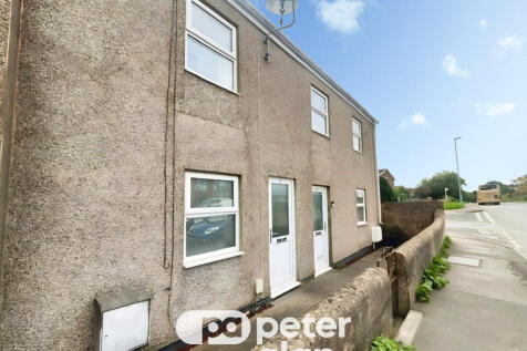 Studio terraced on Valley Road, Cinderford, £1,200/mo