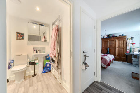 1331102-13-68875b...