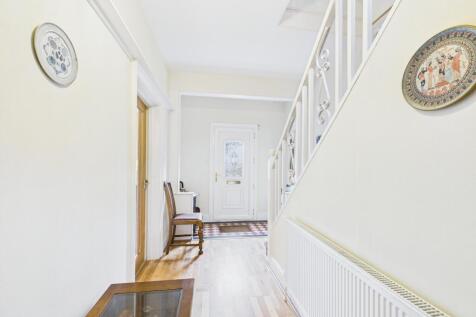 CAM04201G0-PR0075-STILL018