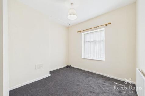 Leeds Road, Deighton, Huddersfield, West Yorkshire, HD2 photo 4