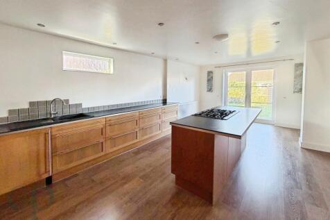 Clifton Road, Henlow, SG16 photo 4