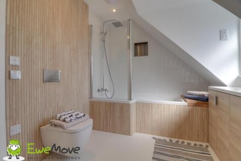 Family Bathroom at Station Road by Ben Brind EweMo