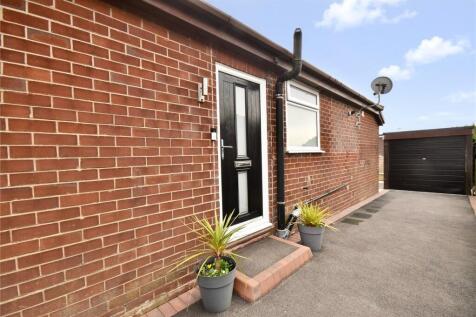 Driveway/Garage