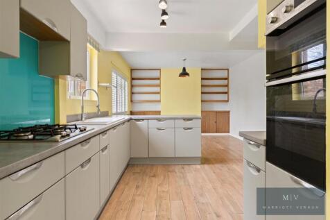 Rawlins Close 1 MV-6.jpg